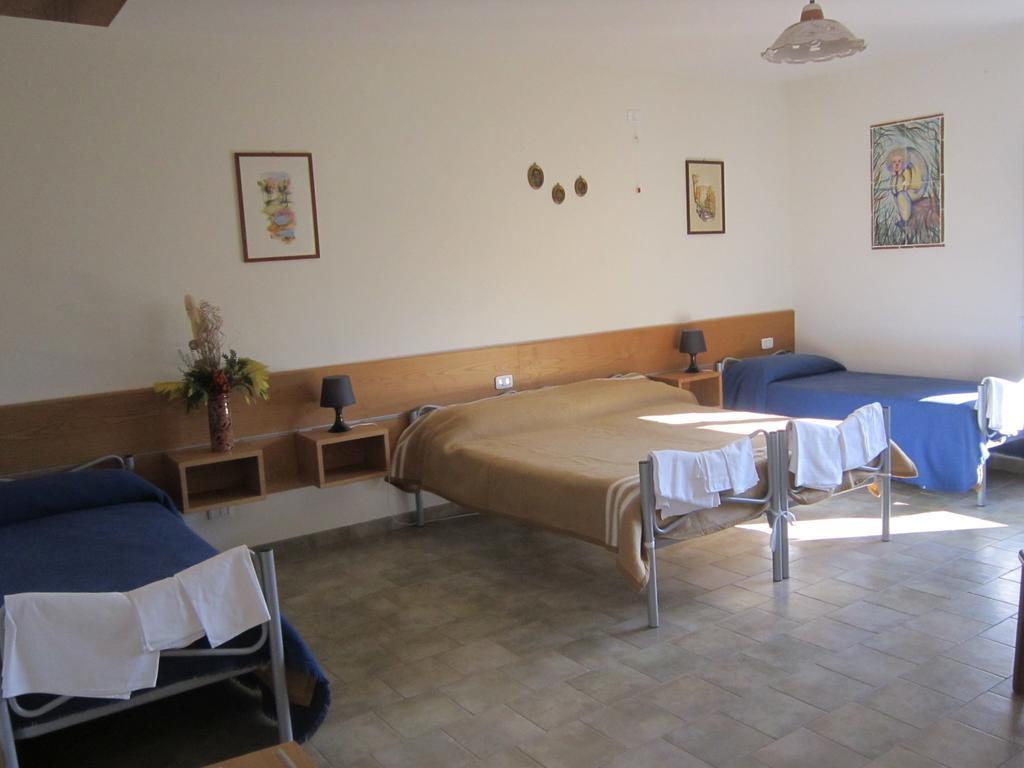 Locanda Dell'Asino D'Oro Βίλα Σουλμόνα Δωμάτιο φωτογραφία